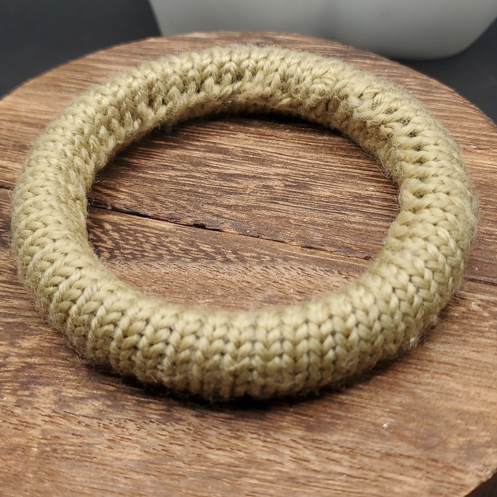 Wool knitted afghan rustic‎ minimalist bracelet B3138